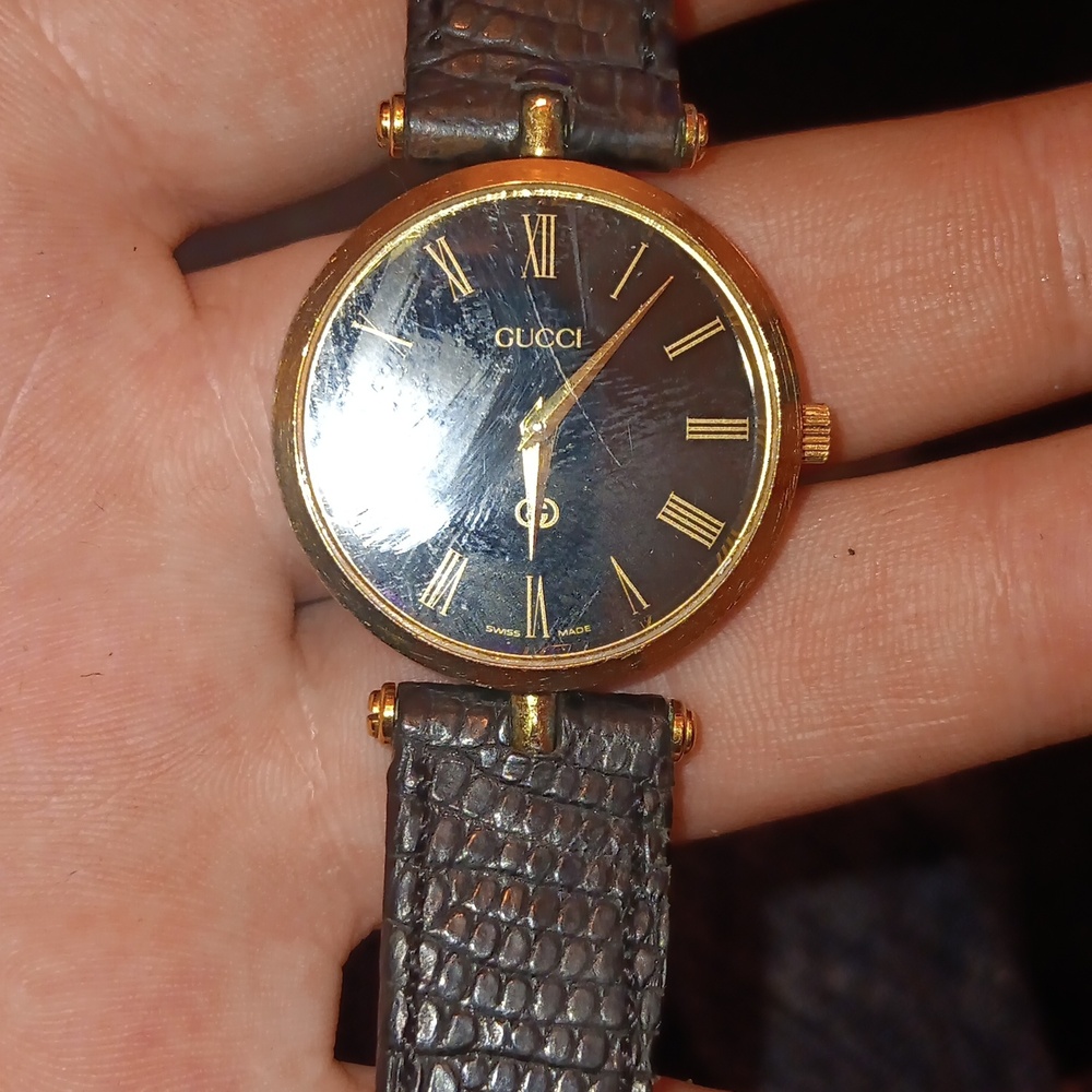 Gucci Black Dial Gold-Tone Case Leather Strap Watch